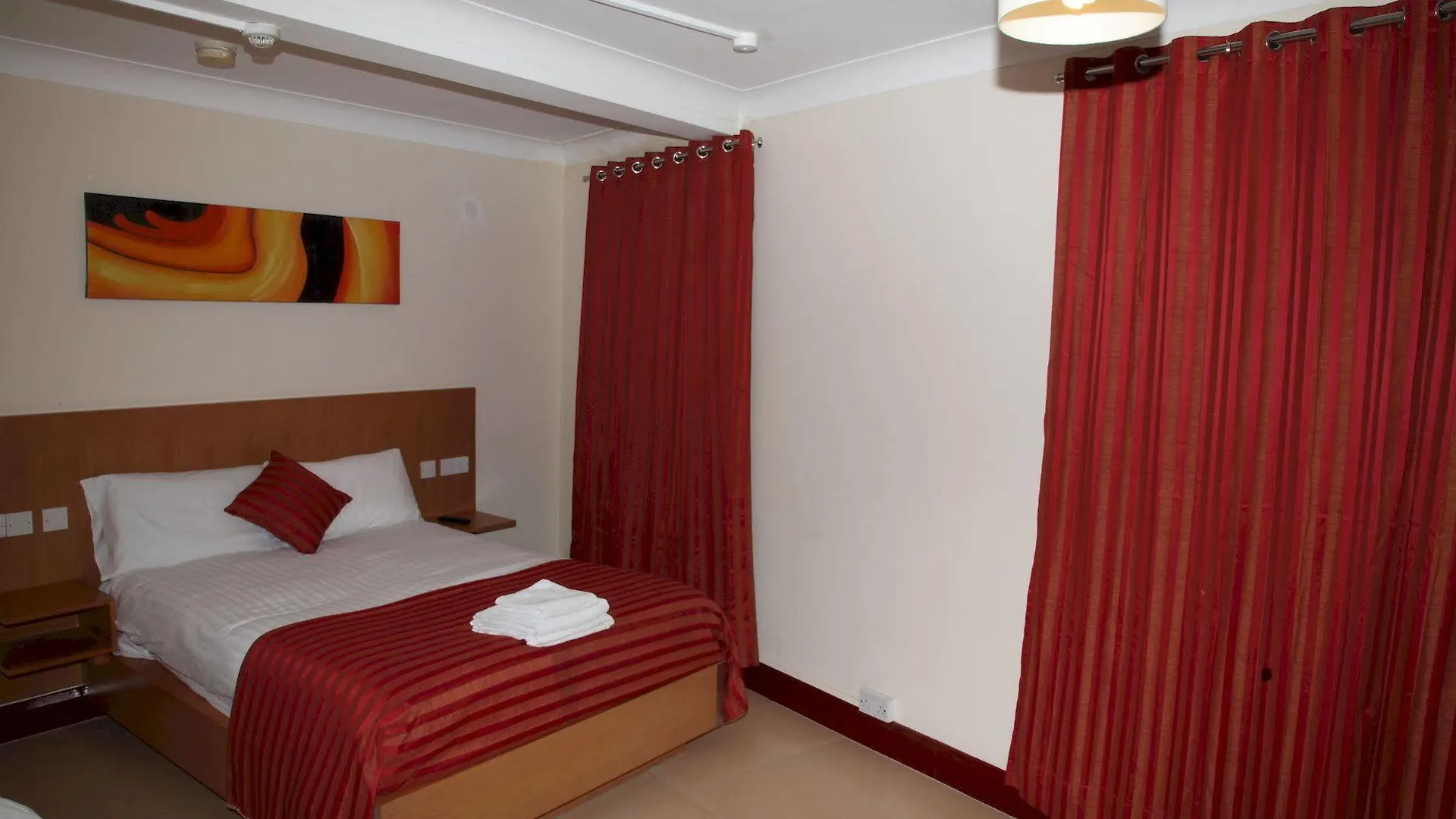 Grove Hotel London 2*,